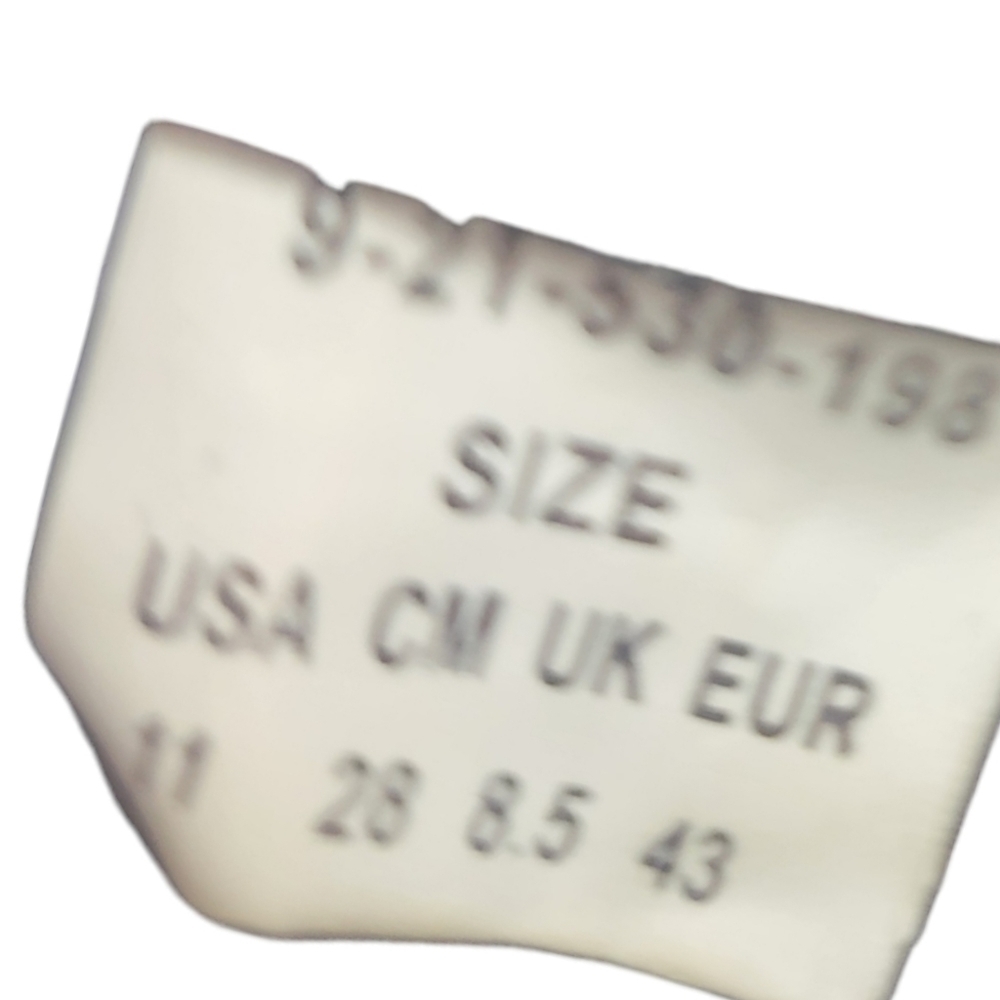 Ropers women's size 11 faux  ostrich with etched flowers. In excellent cond. - Picture 4 of 7